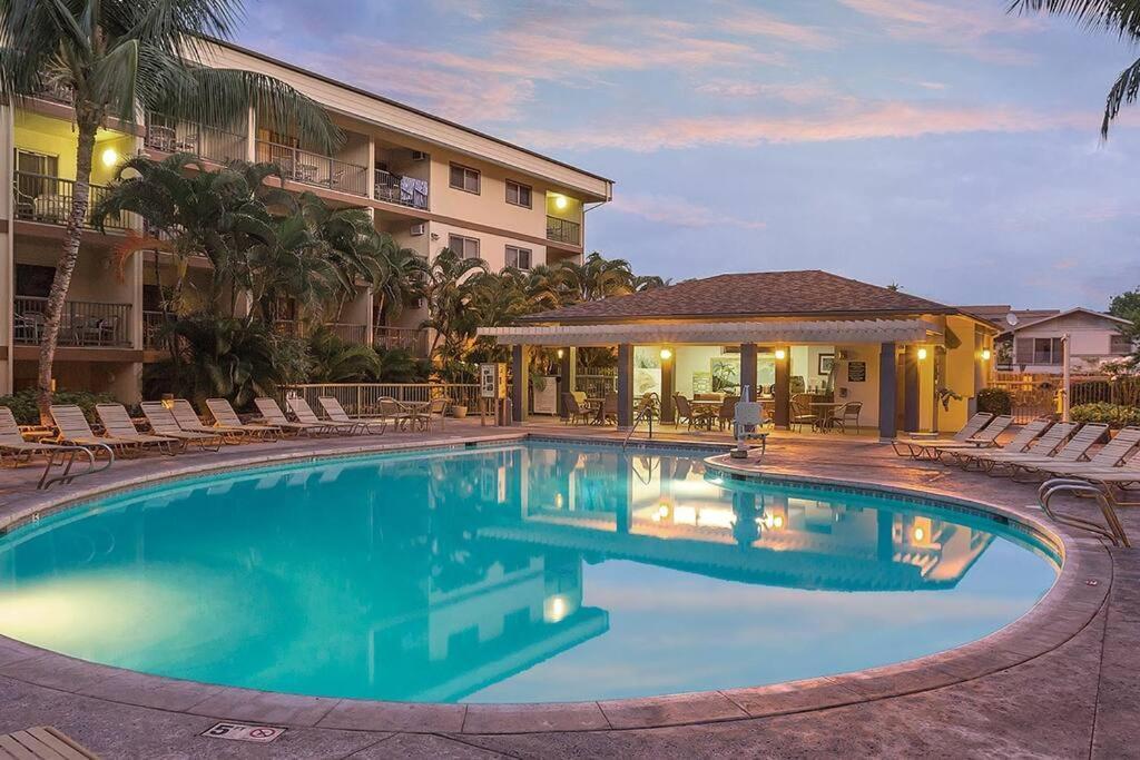 Beautiful 2 Bedroom Condo @ Kona! Кайлуа Кона Екстериор снимка