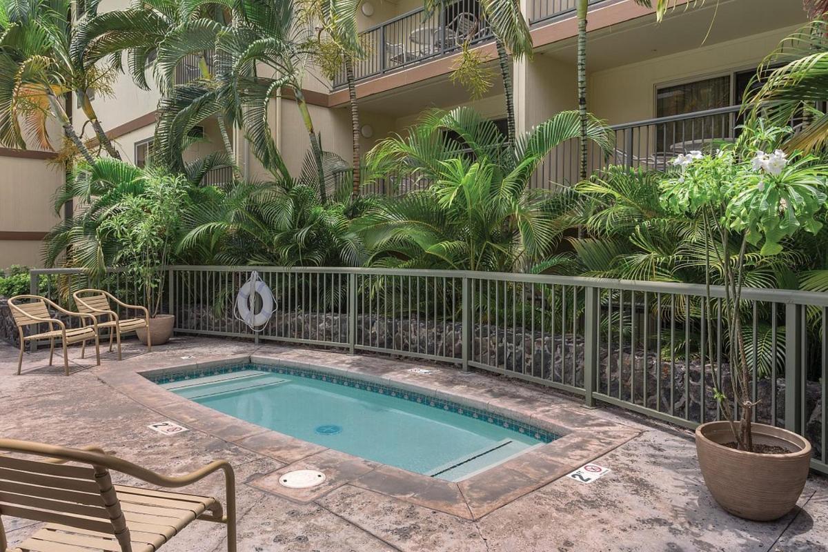 Beautiful 2 Bedroom Condo @ Kona! Кайлуа Кона Екстериор снимка